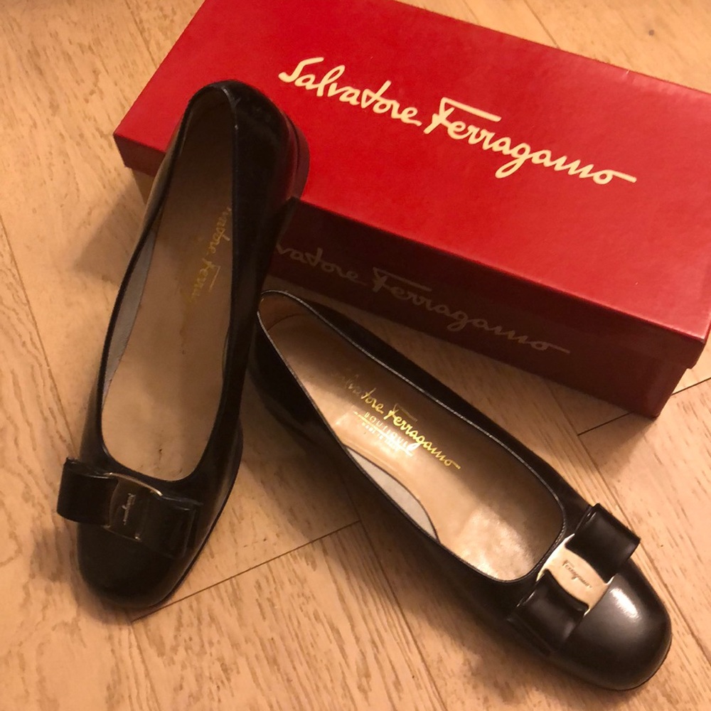 Vintage Salvatore Ferragamo 1” flats